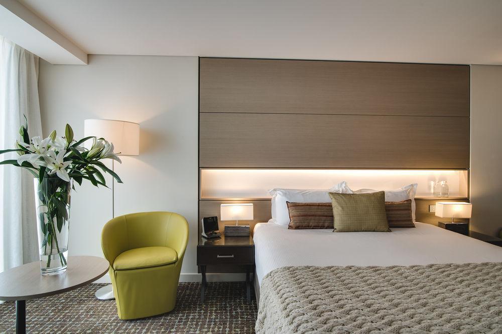 The Point Brisbane Hotel Bagian luar foto A bedroom at the hotel