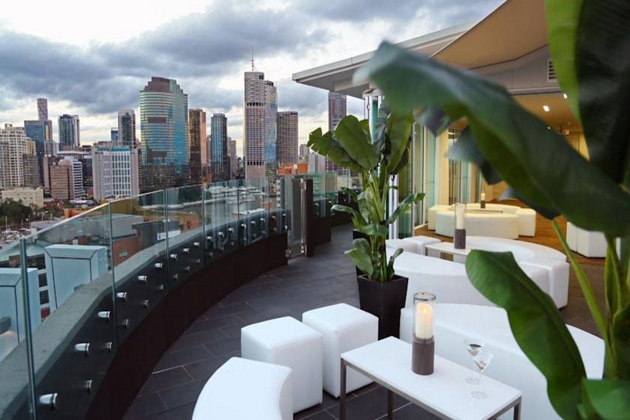 The Point Brisbane Hotel Bagian luar foto The rooftop bar at the Standard East Village